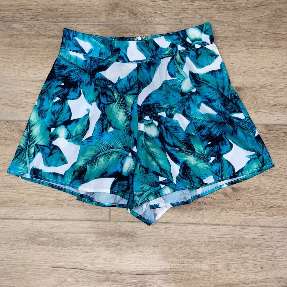 High Waist leaf print shorts